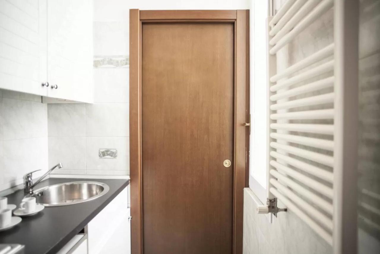 Torino 23 Apartment Milan Exterior photo